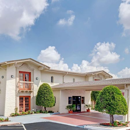 Travelodge By Wyndham North Richland Hills/Dallas/Ft Worth Екстериор снимка