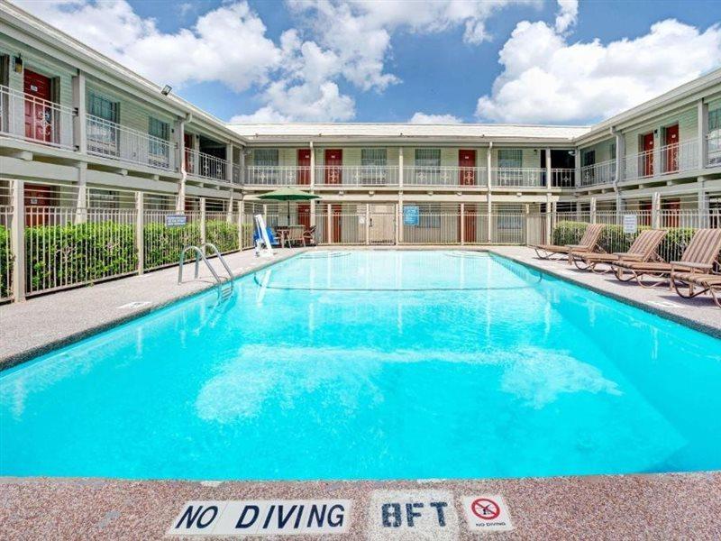 Travelodge By Wyndham North Richland Hills/Dallas/Ft Worth Екстериор снимка