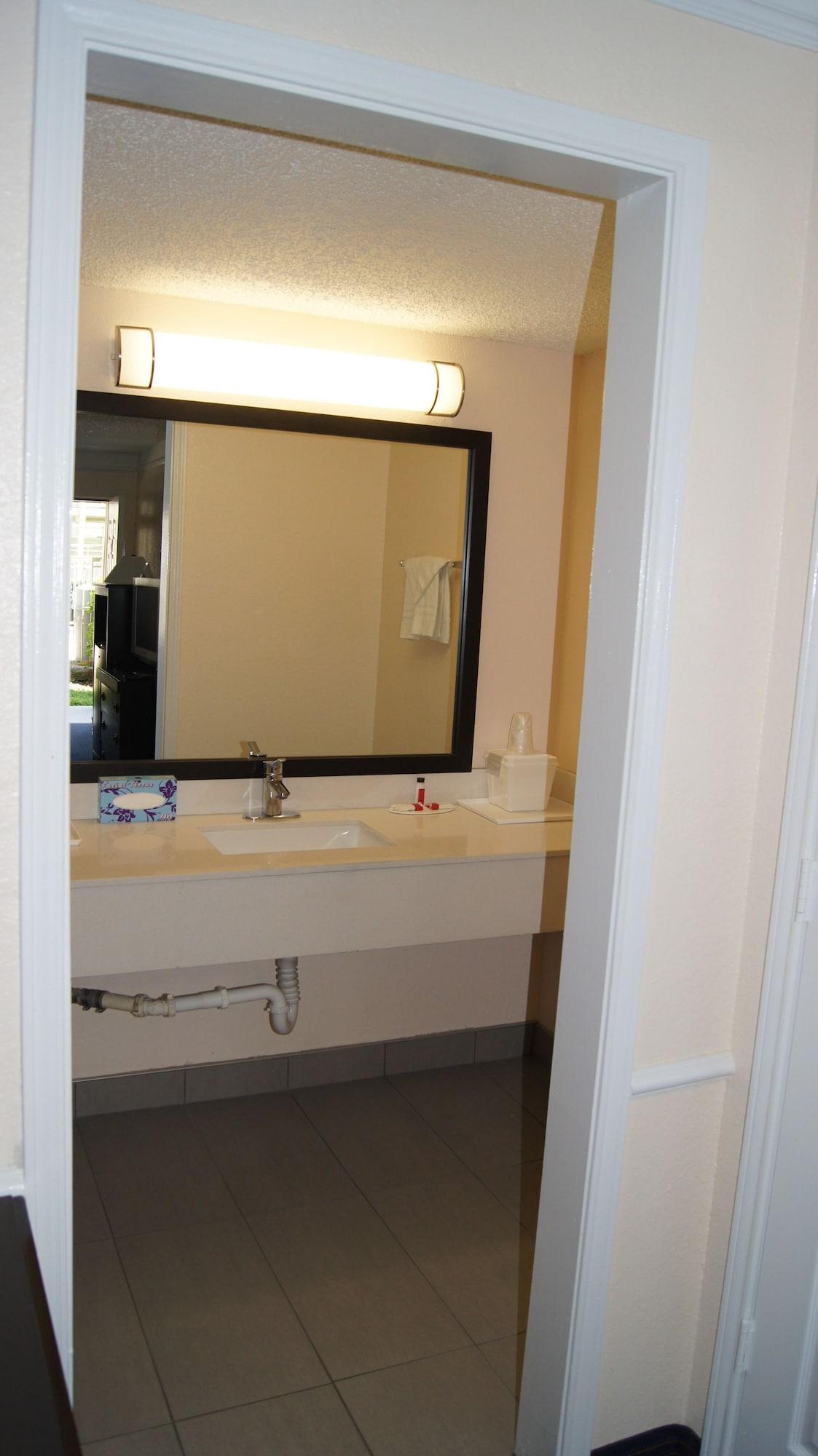 Travelodge By Wyndham North Richland Hills/Dallas/Ft Worth Екстериор снимка